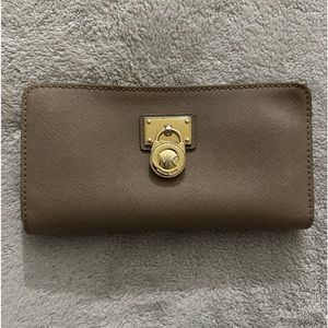 Michael Kors Tan Hamilton Traveler Large Zip Around Leather Wallet